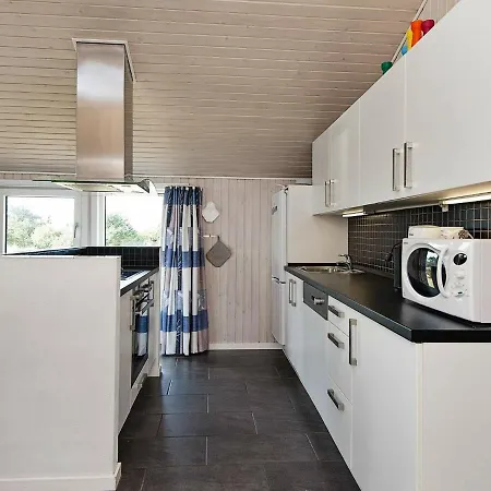 Modern Holiday In Fan With Private Whirlpool Feriehus
